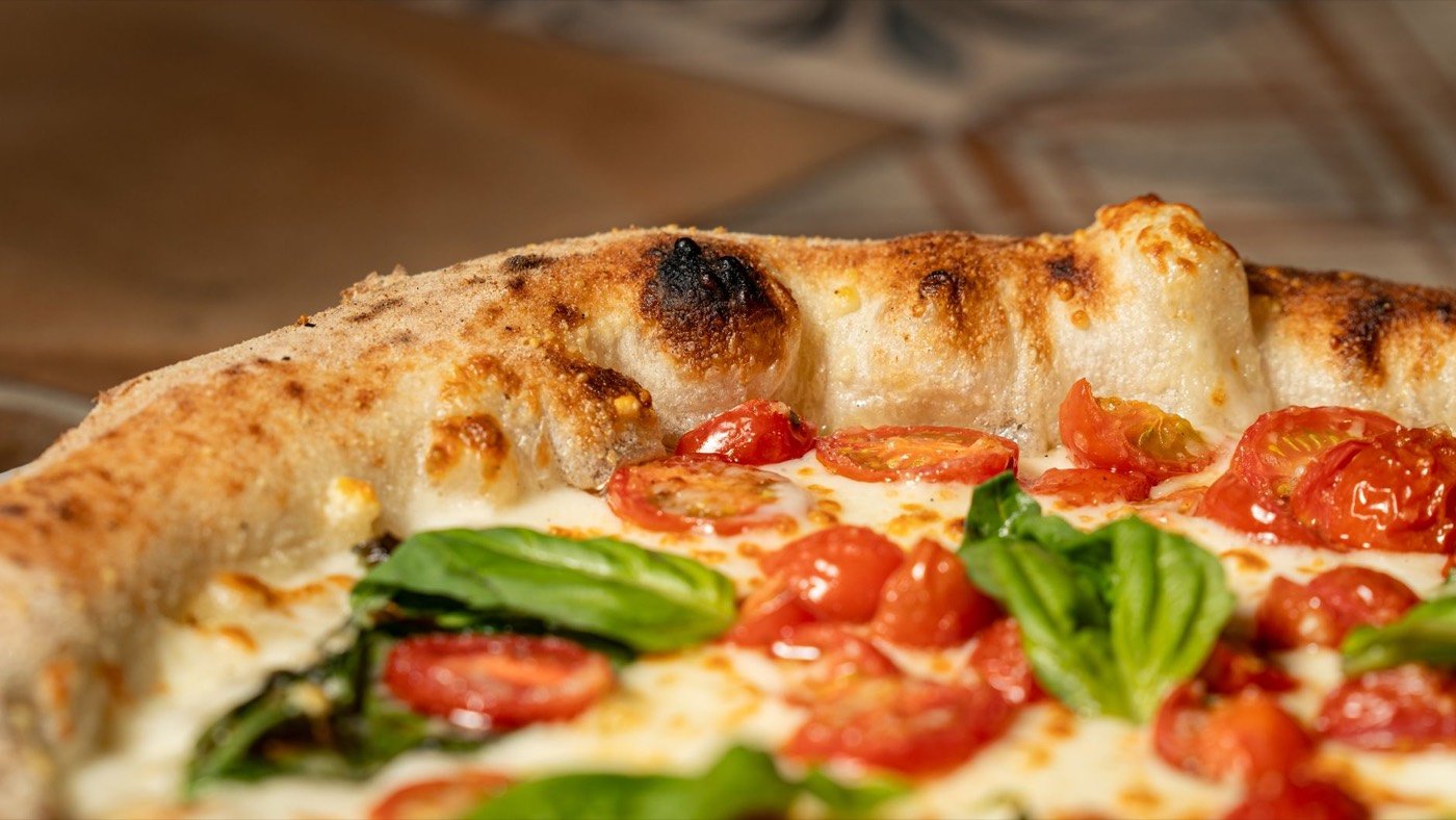 Margherita con basilico fresco